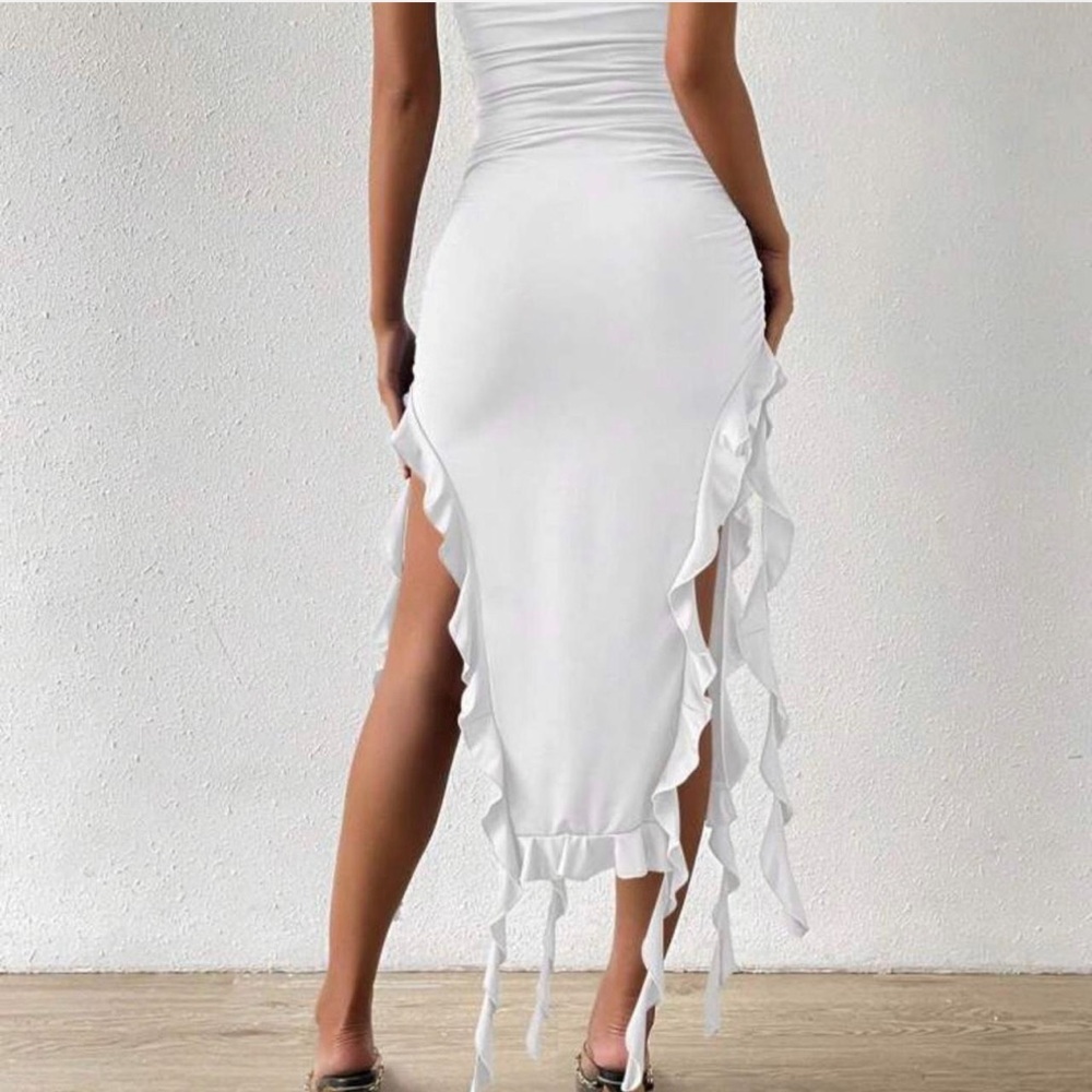 WHITE DRESS - Picture 2 of 6